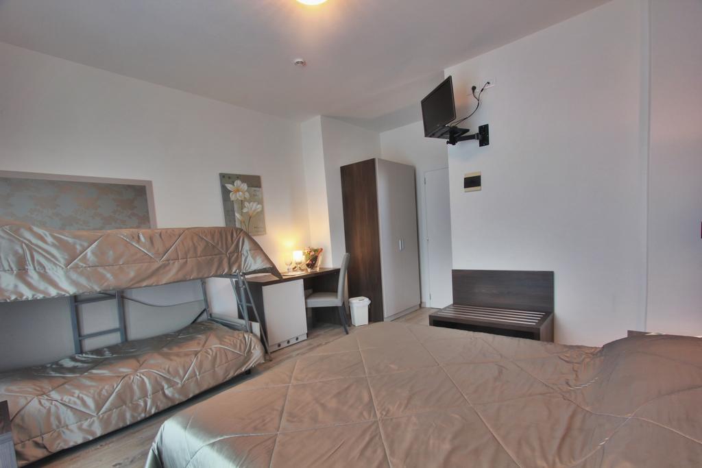 Hotel Gambrinus Λινιάνο Σαμπιαντόρο Δωμάτιο φωτογραφία