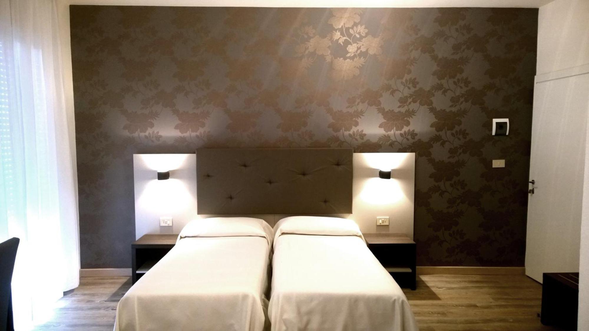 Hotel Gambrinus Λινιάνο Σαμπιαντόρο Δωμάτιο φωτογραφία