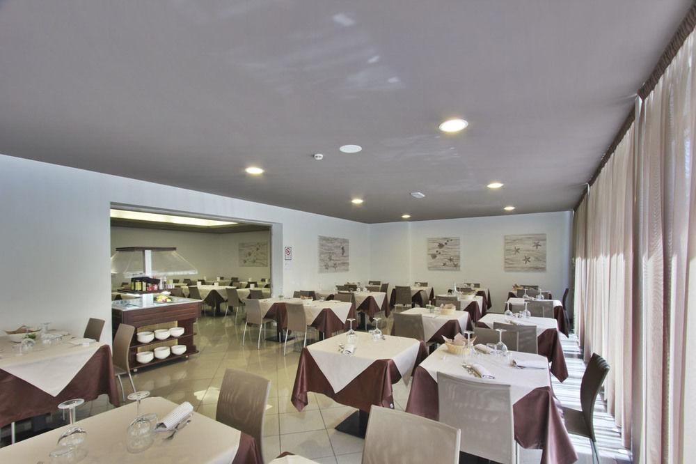 Hotel Gambrinus Λινιάνο Σαμπιαντόρο Εξωτερικό φωτογραφία