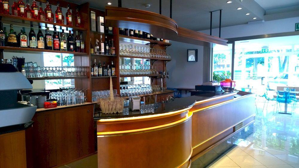 Hotel Gambrinus Λινιάνο Σαμπιαντόρο Εξωτερικό φωτογραφία