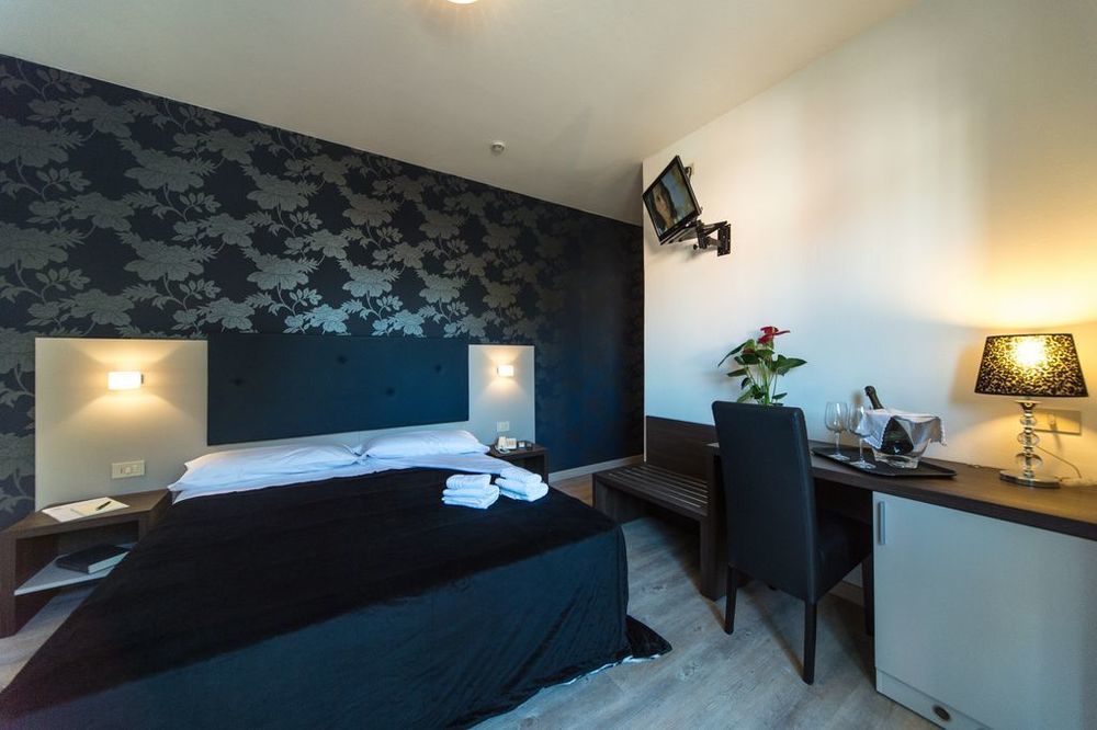 Hotel Gambrinus Λινιάνο Σαμπιαντόρο Εξωτερικό φωτογραφία