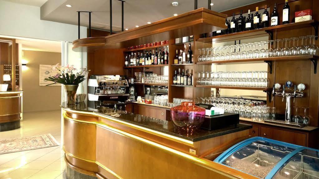 Hotel Gambrinus Λινιάνο Σαμπιαντόρο Εξωτερικό φωτογραφία